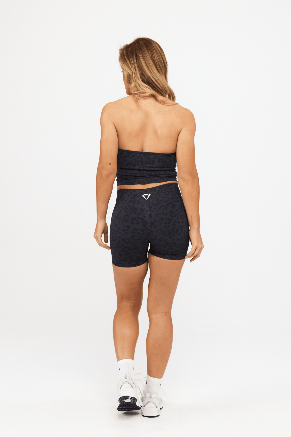 DEFINE LEO SCRUNCH SHORTS
