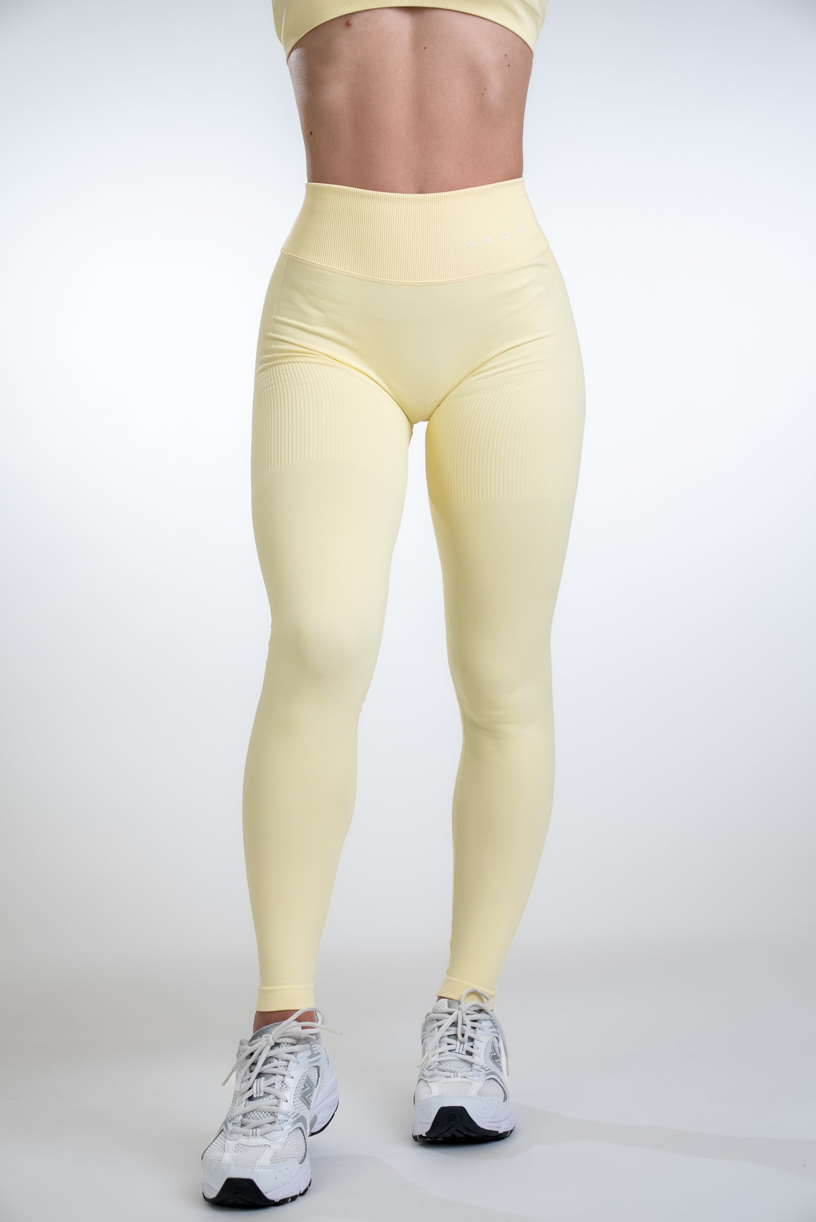 DEFINE V-BACK SCRUNCH LEGGINGS