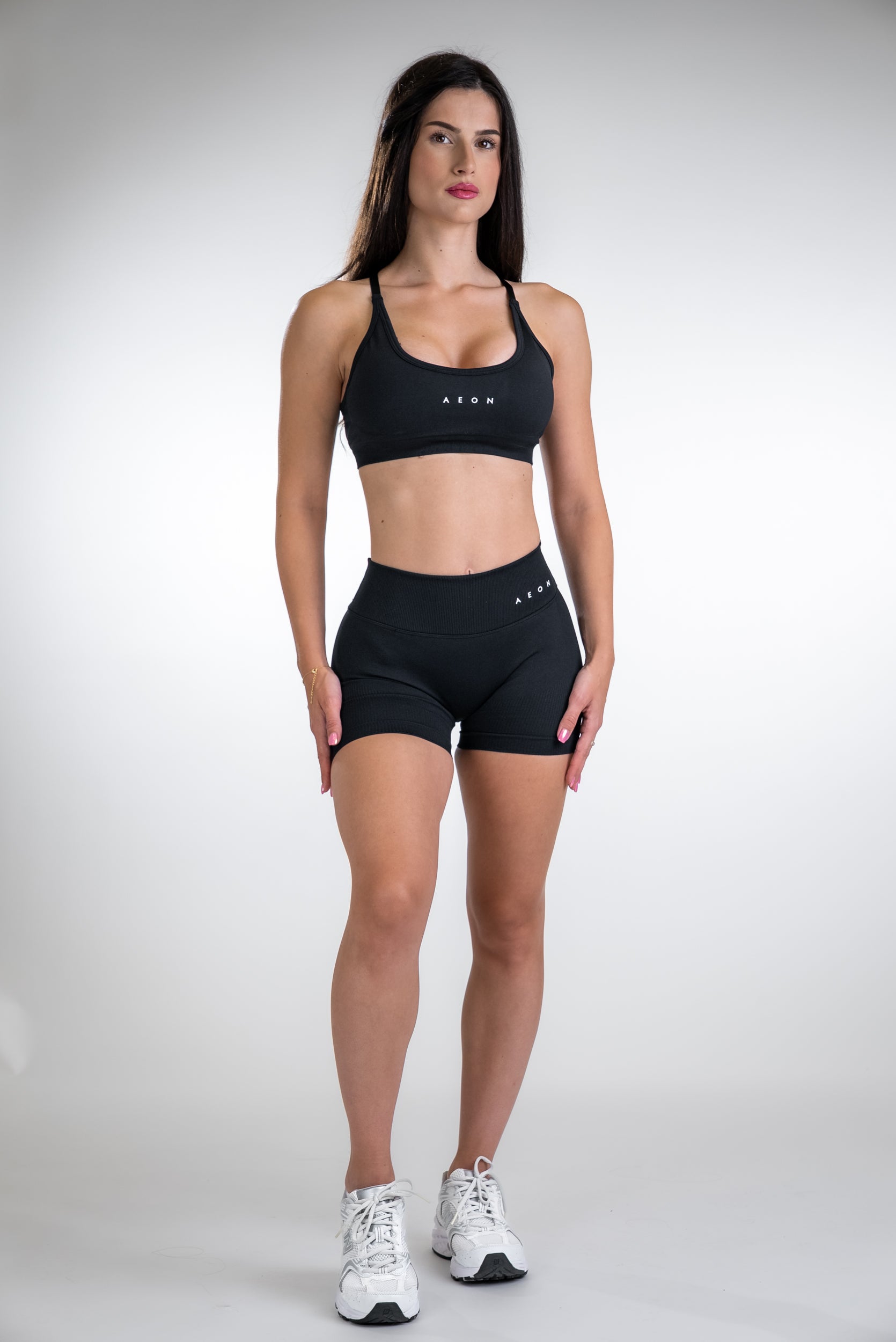 DEFINE V-BACK SCRUNCH SHORTS