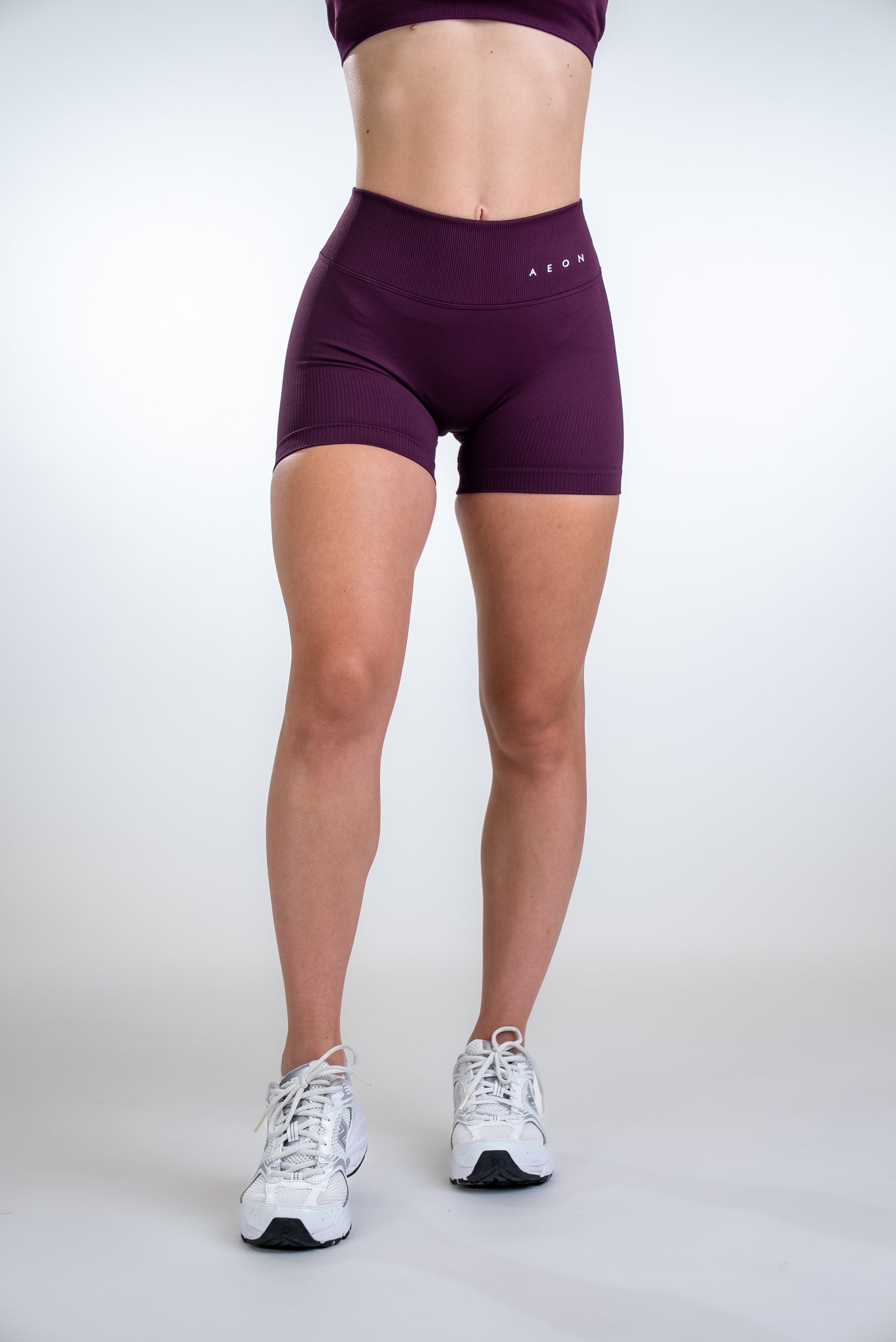 DEFINE V-BACK SCRUNCH SHORTS