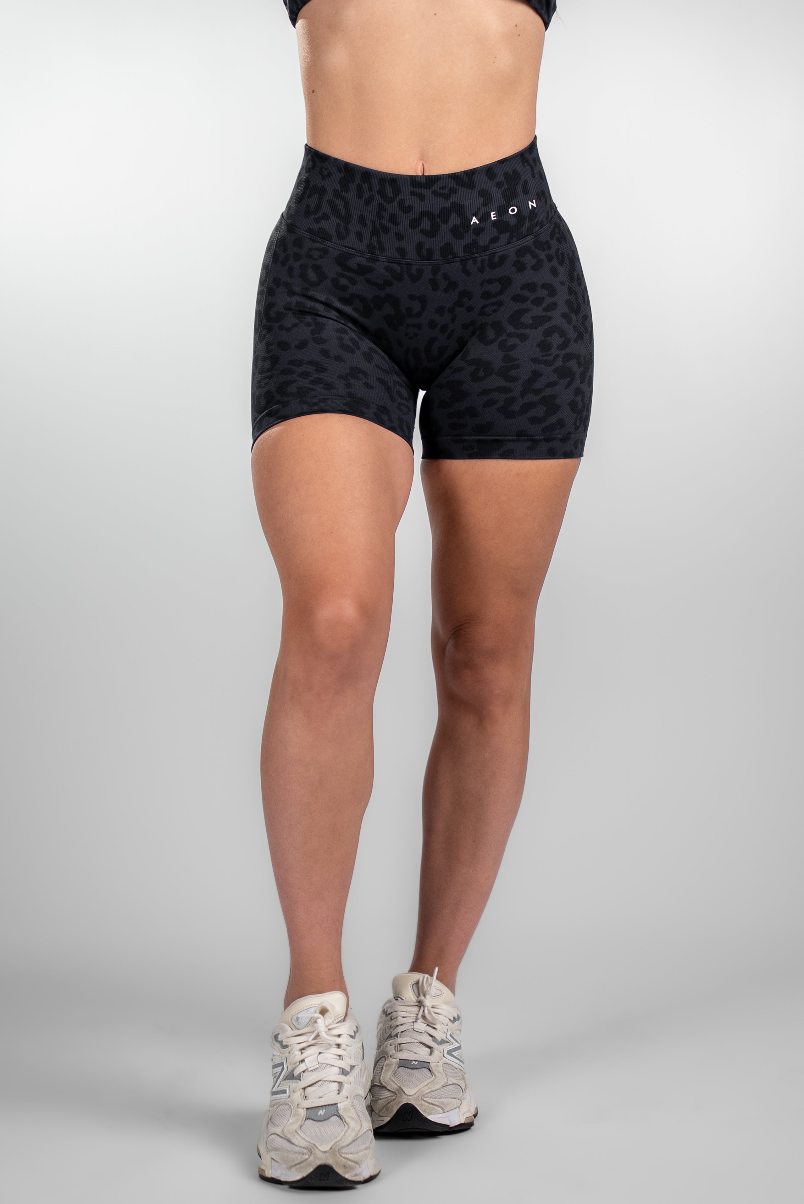 MOTION SEAMLESS LEO SHORTS V2