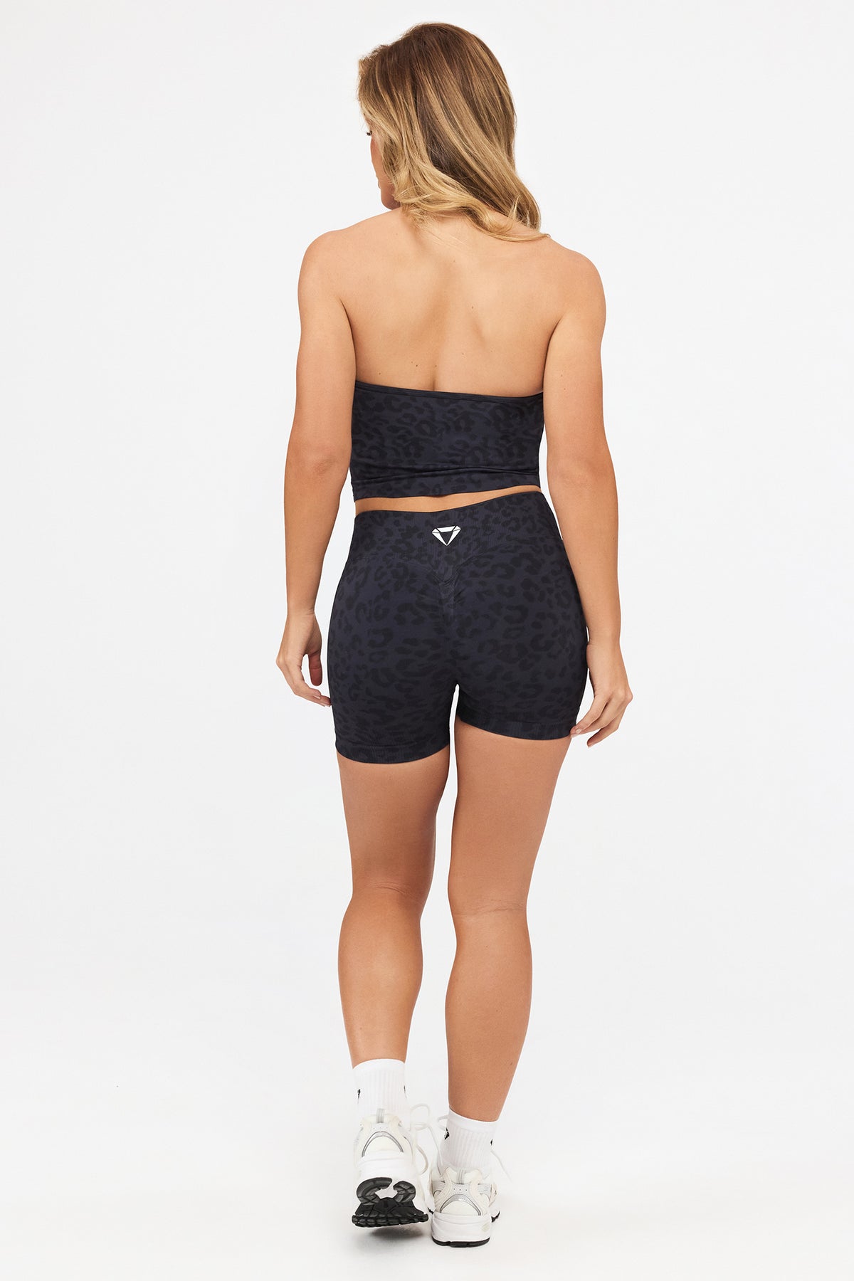 DEFINE LEO SCRUNCH SHORTS