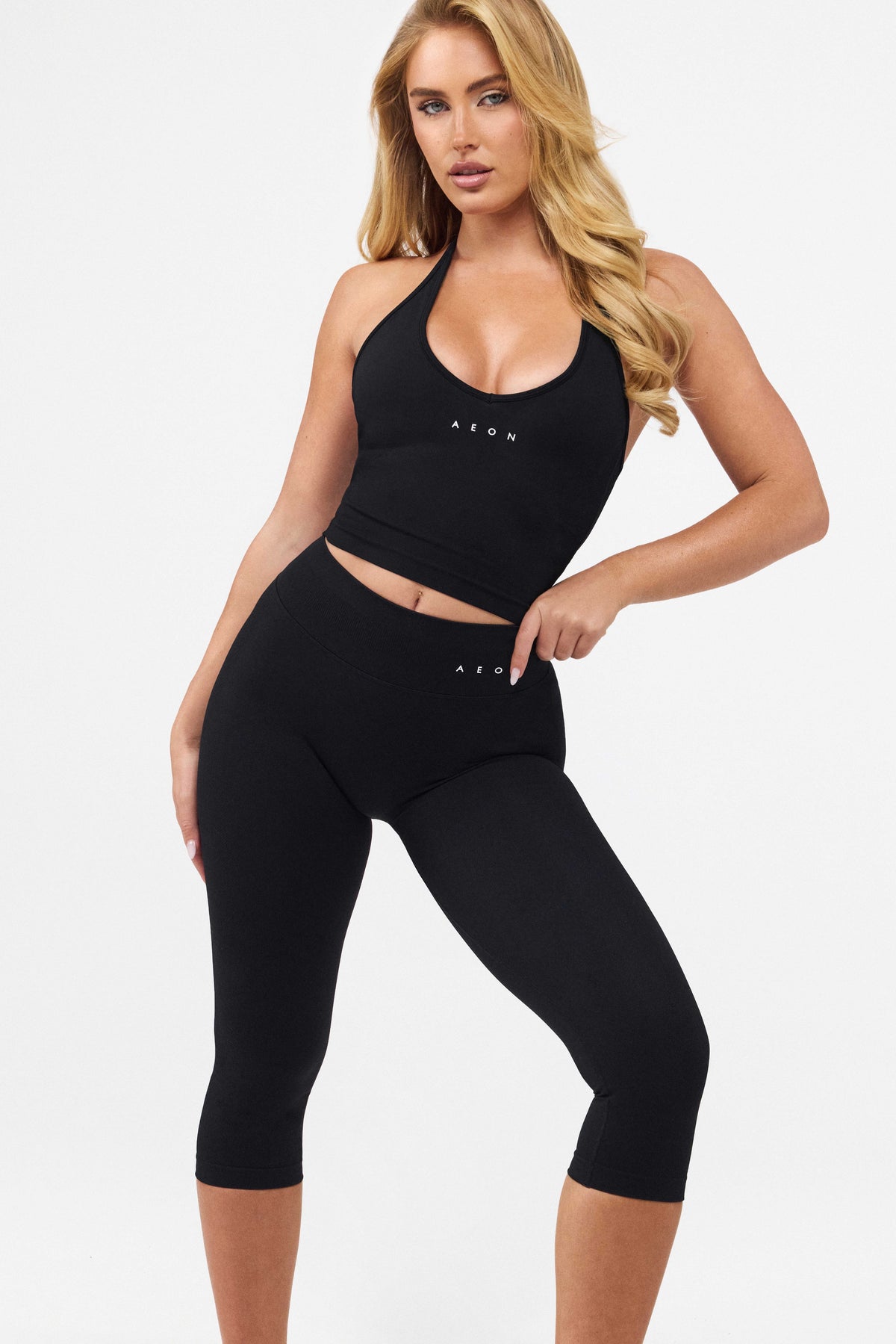 MOTION MID WAIST SCRUNCH CAPRI LEGGINGS V2