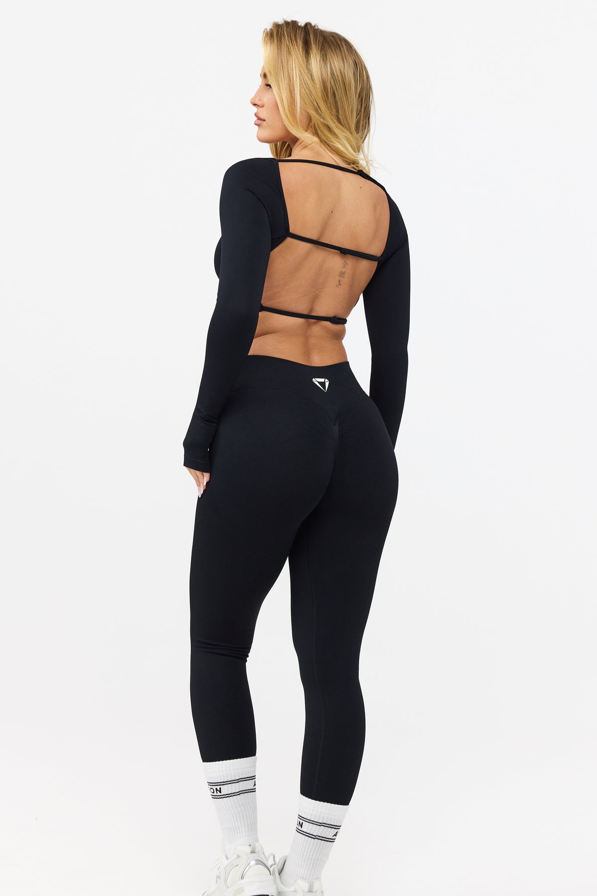 MOTION LONG SLEEVE CROP TOP V2