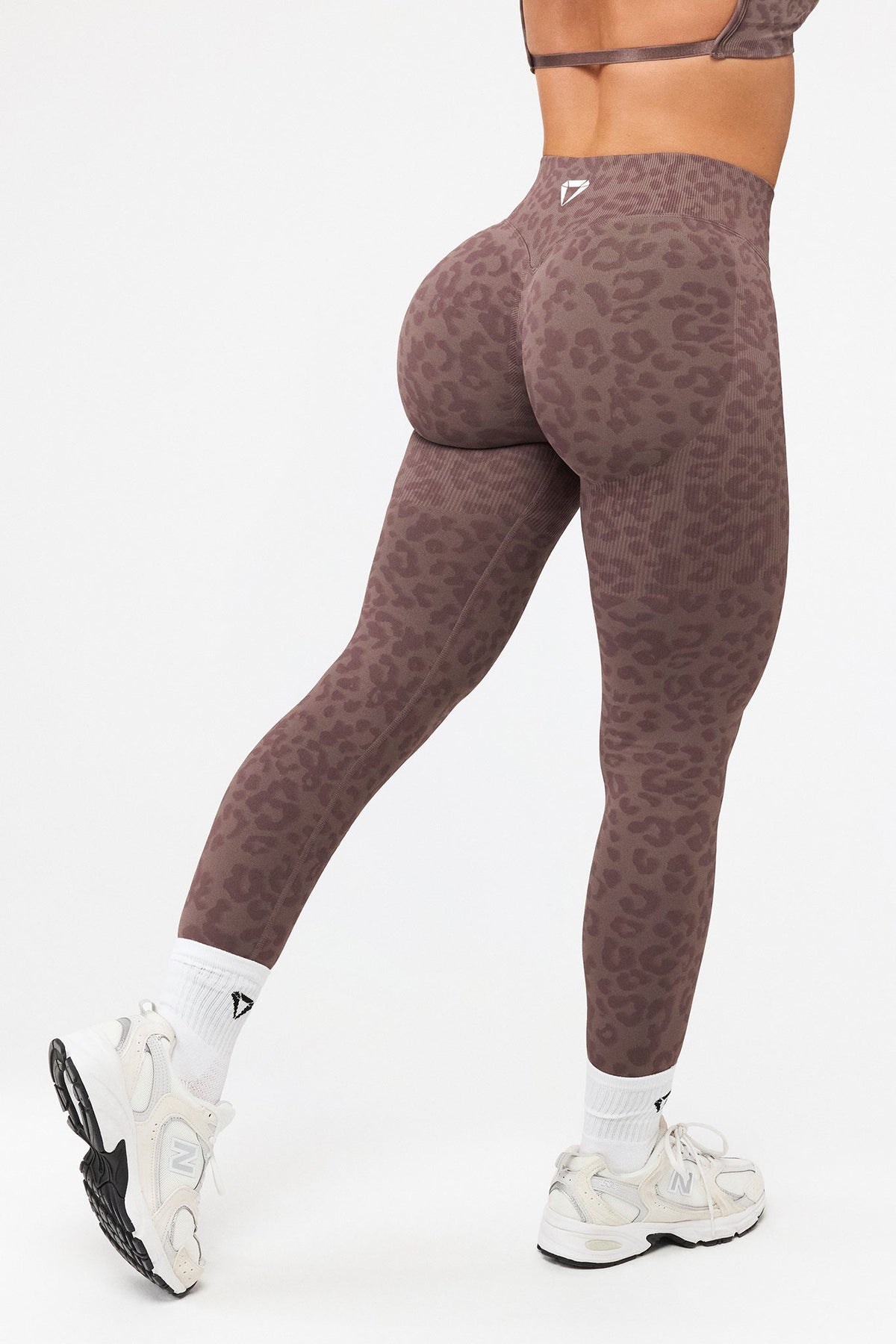 DEFINE LEO SCRUNCH LEGGINGS - Aeon Athletics