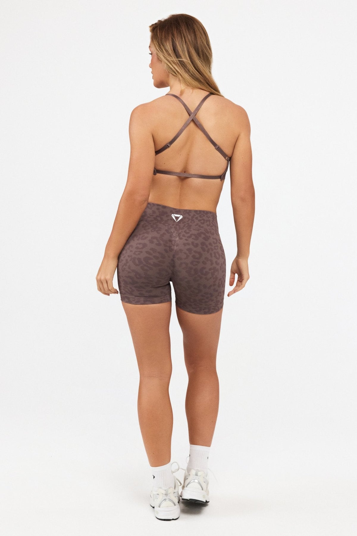 DEFINE LEO SCRUNCH SHORTS - Aeon Athletics