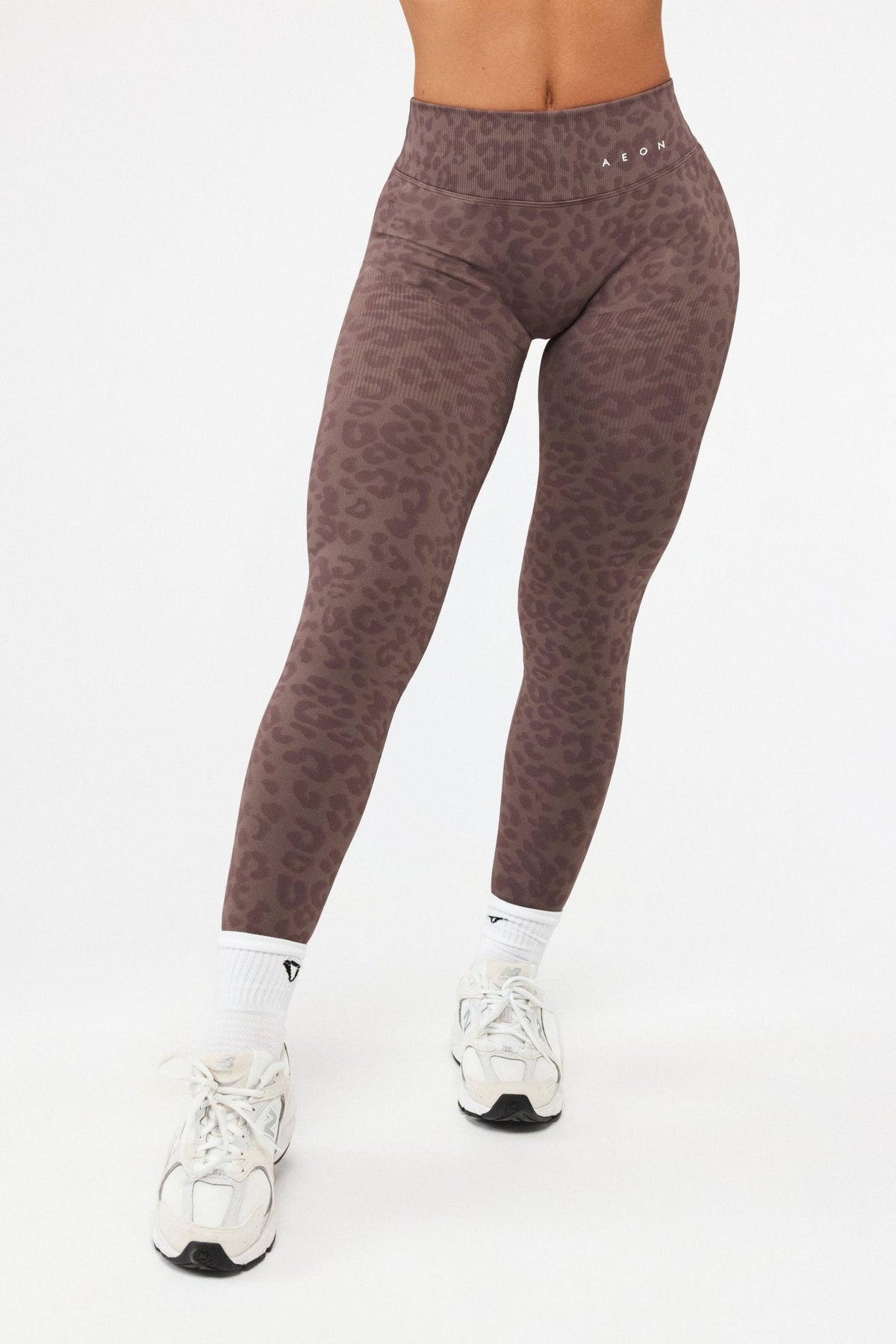 DEFINE LEO V-BACK SCRUNCH LEGGINGS - Aeon Athletics