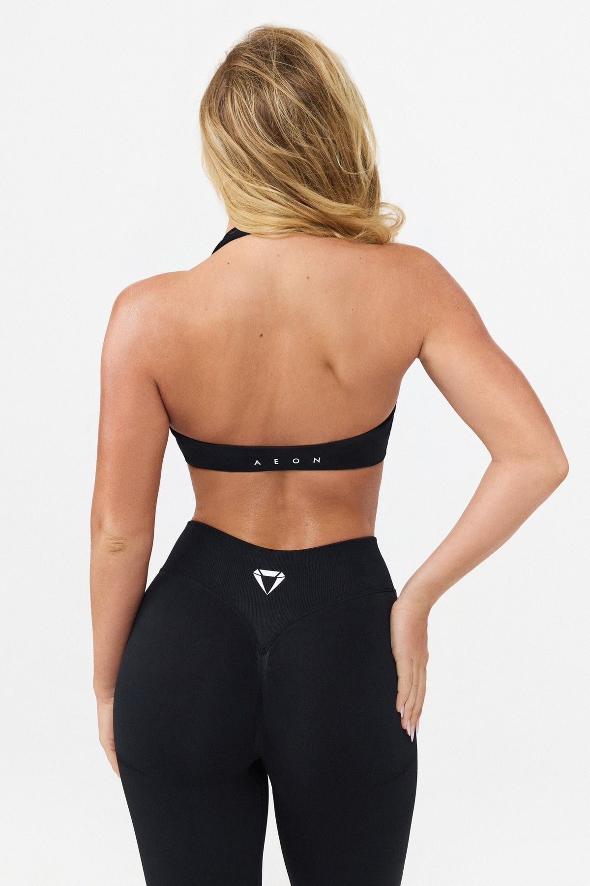 MOTION HALTER NECK BRA V2 - Aeon Athletics