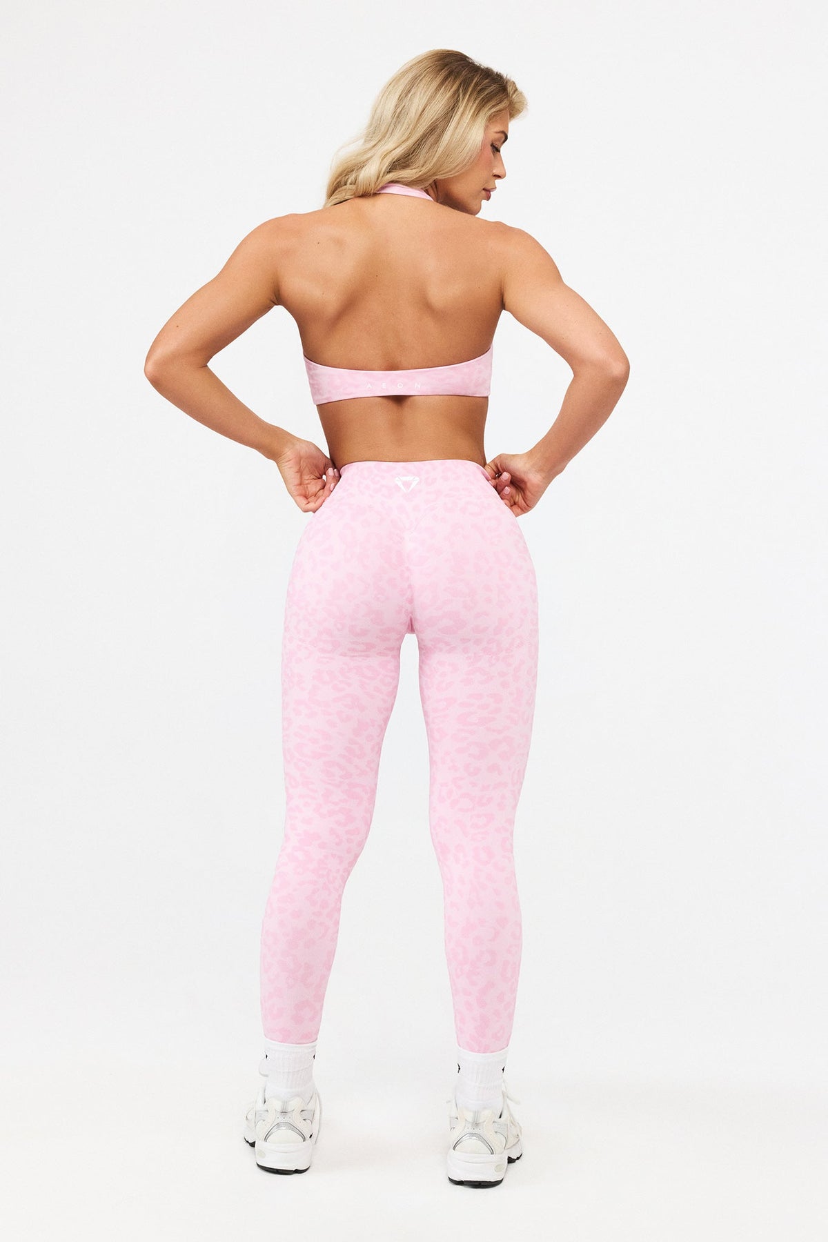 MOTION LEO MID WAIST SCRUNCH LEGGINGS V2 - Aeon Athletics