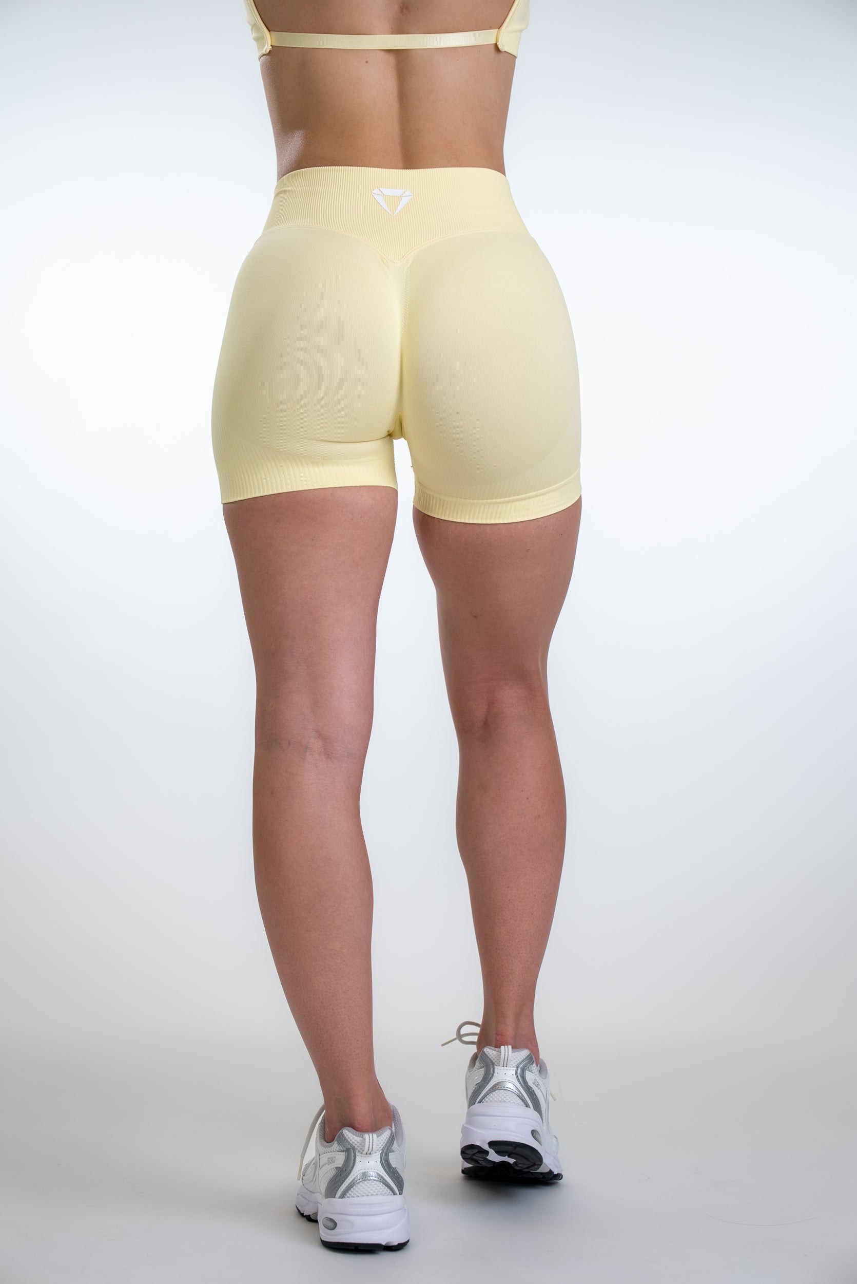 DEFINE SCRUNCH SHORTS