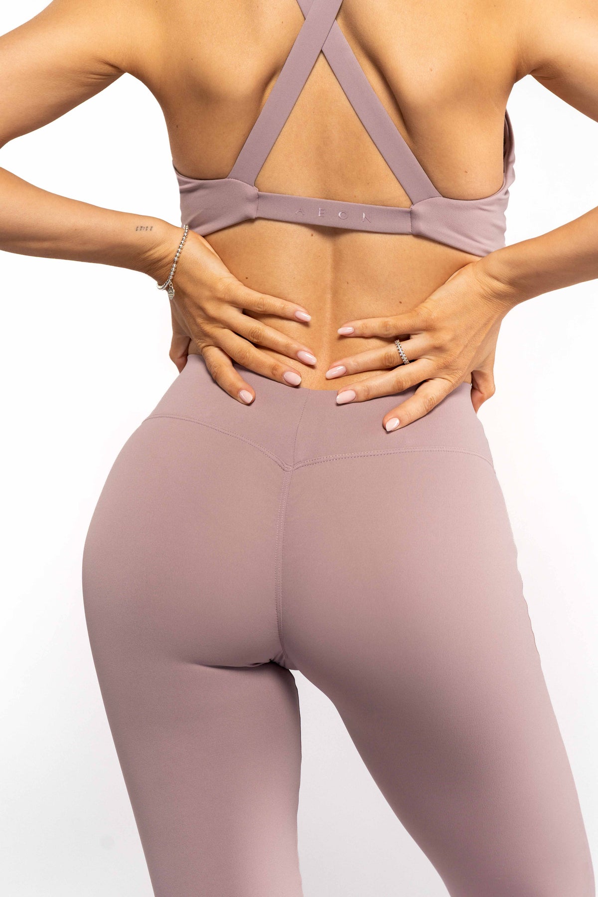 SECOND SKIN V-BACK SCRUNCH FLARED LEGGINGS