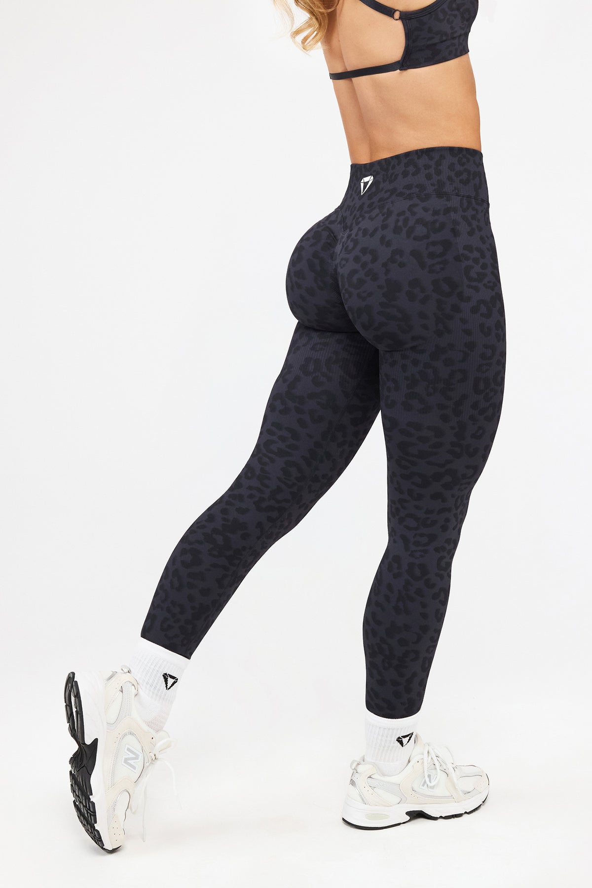 DEFINE LEO SCRUNCH LEGGINGS