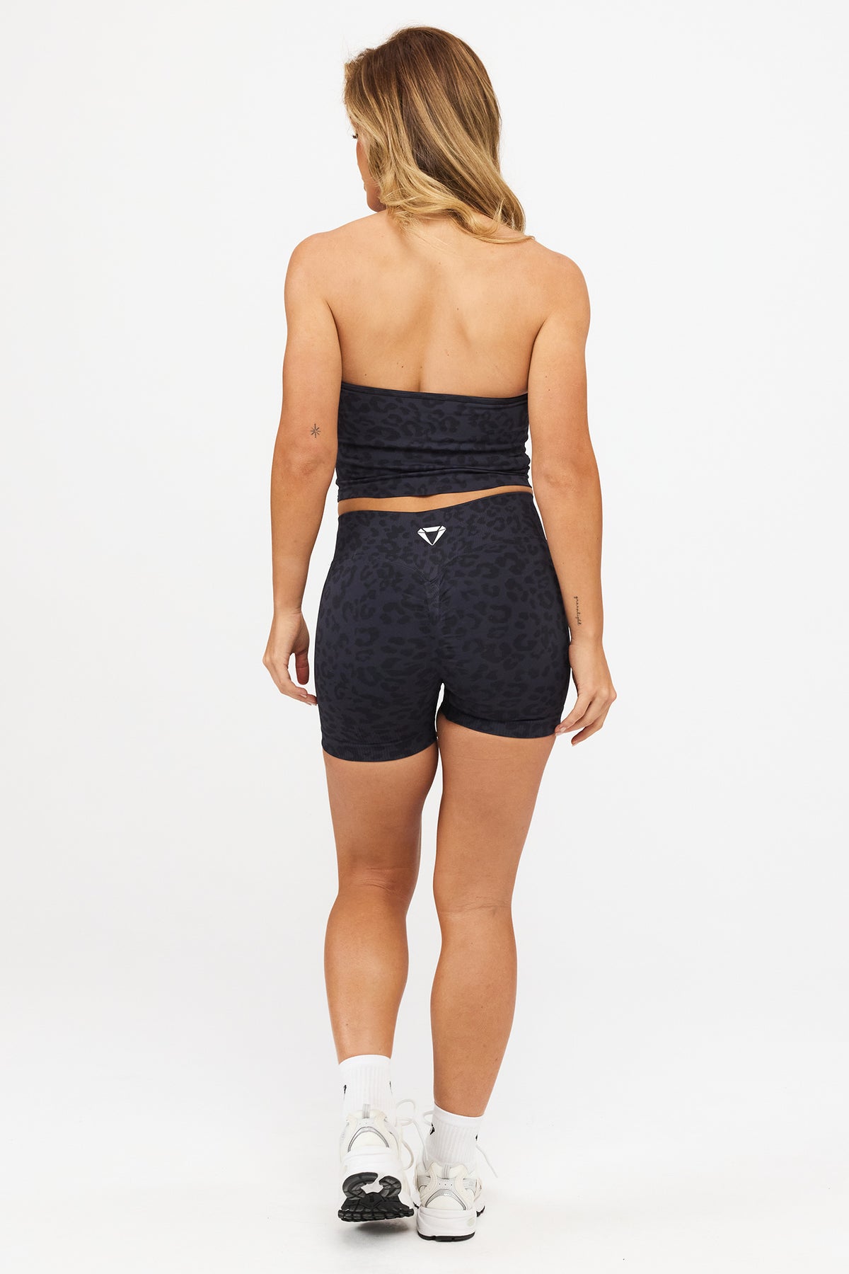 DEFINE LEO SCRUNCH SHORTS