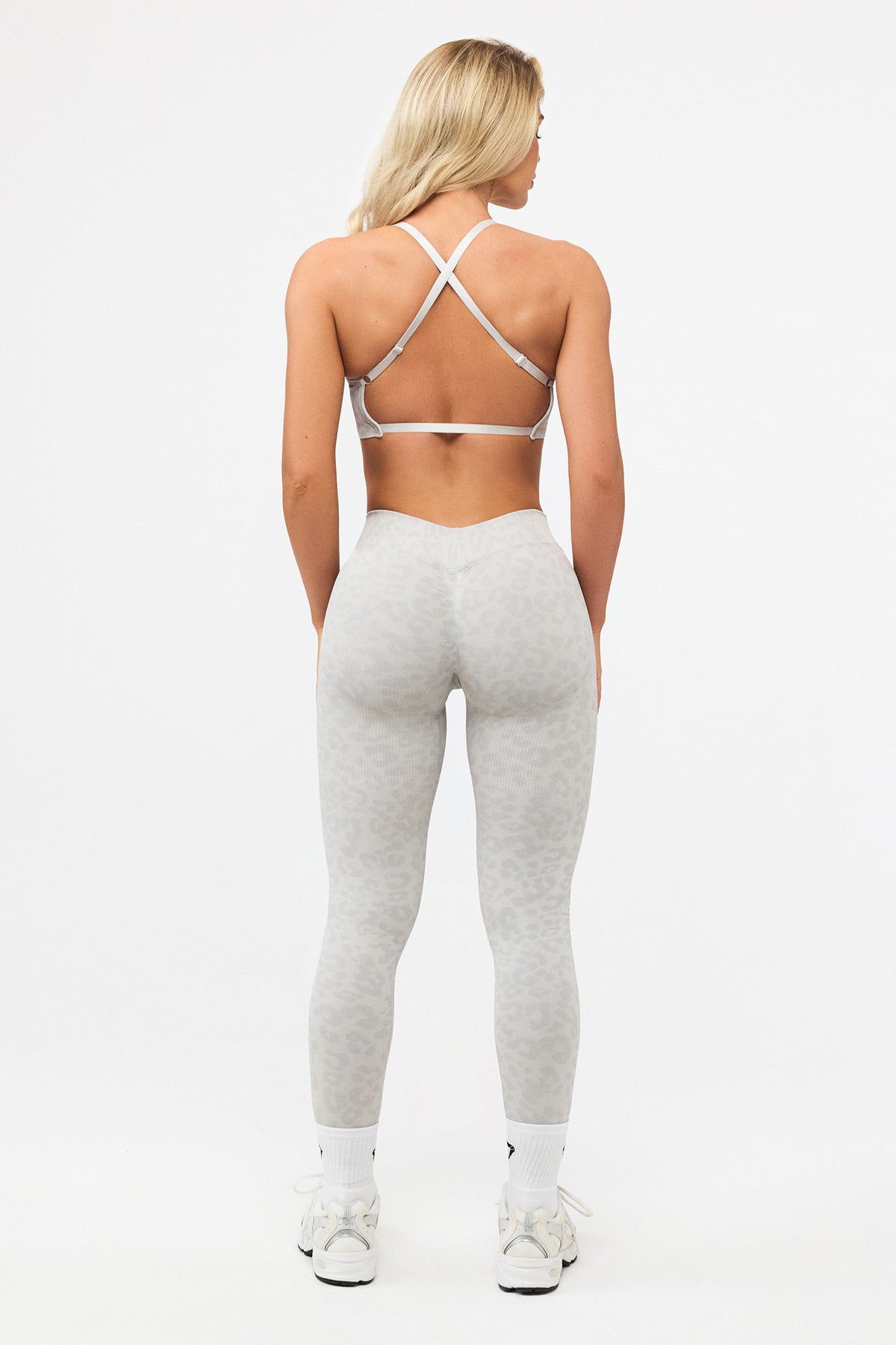 DEFINE LEO V-BACK SCRUNCH LEGGINGS