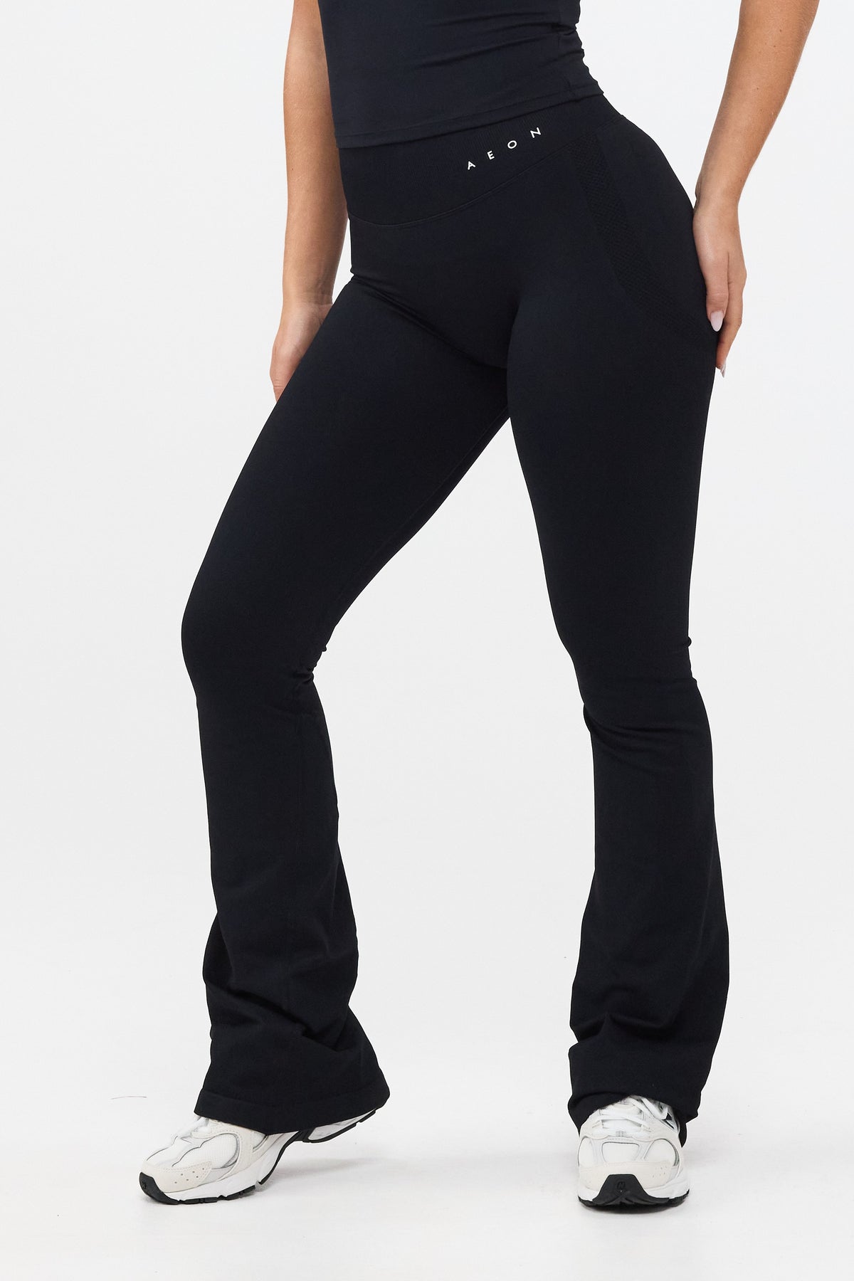MOTION MID WAIST SCRUNCH FLARED LEGGINGS V2