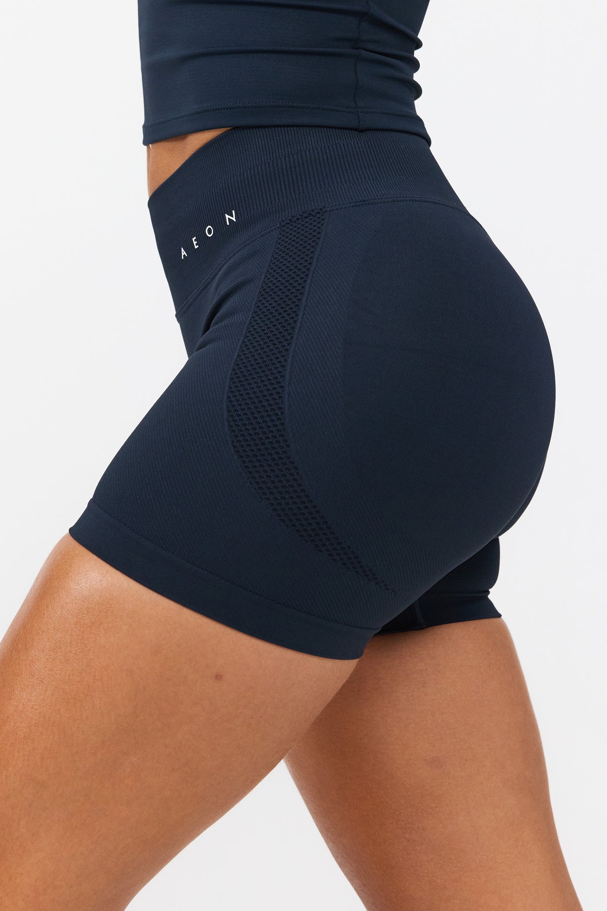 MOTION MID WAIST SCRUNCH SHORTS V2