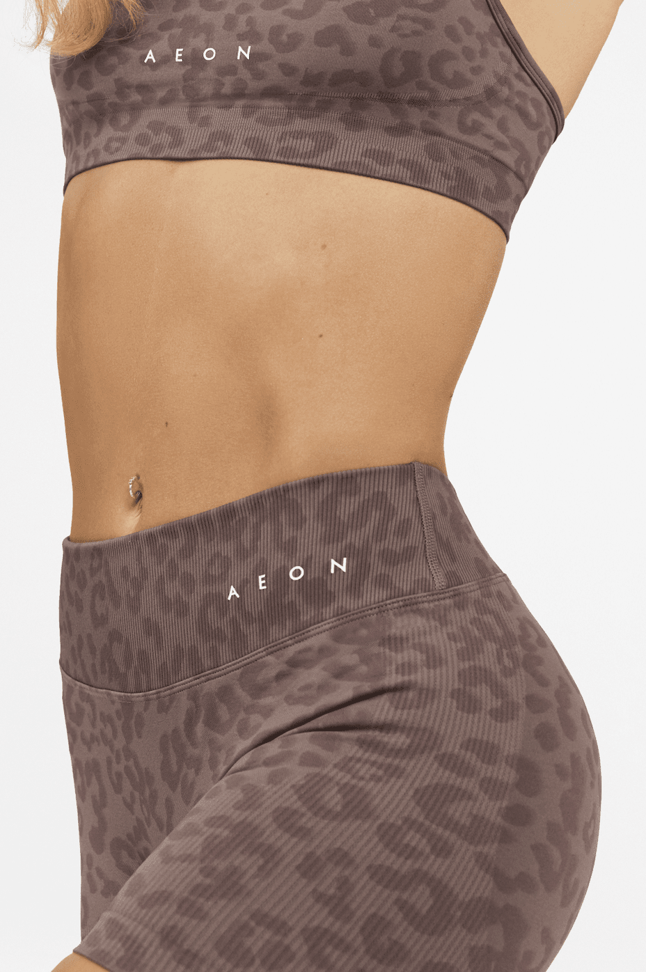 DEFINE LEO V-BACK SCRUNCH SHORTS - Aeon Athletics