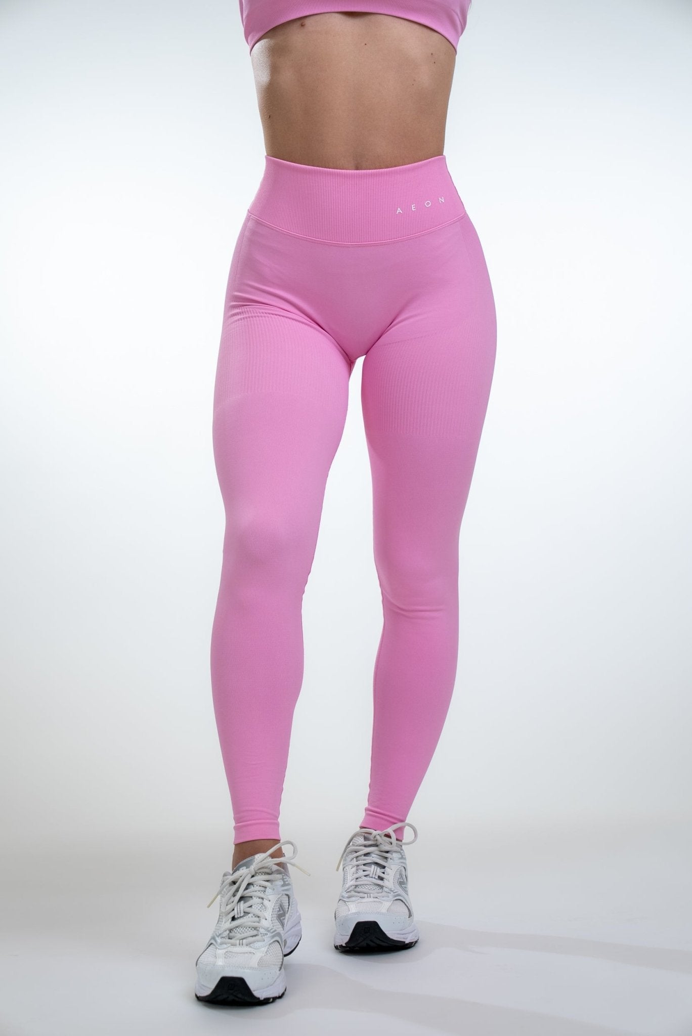 DEFINE V-BACK SCRUNCH LEGGINGS - Aeon Athletics