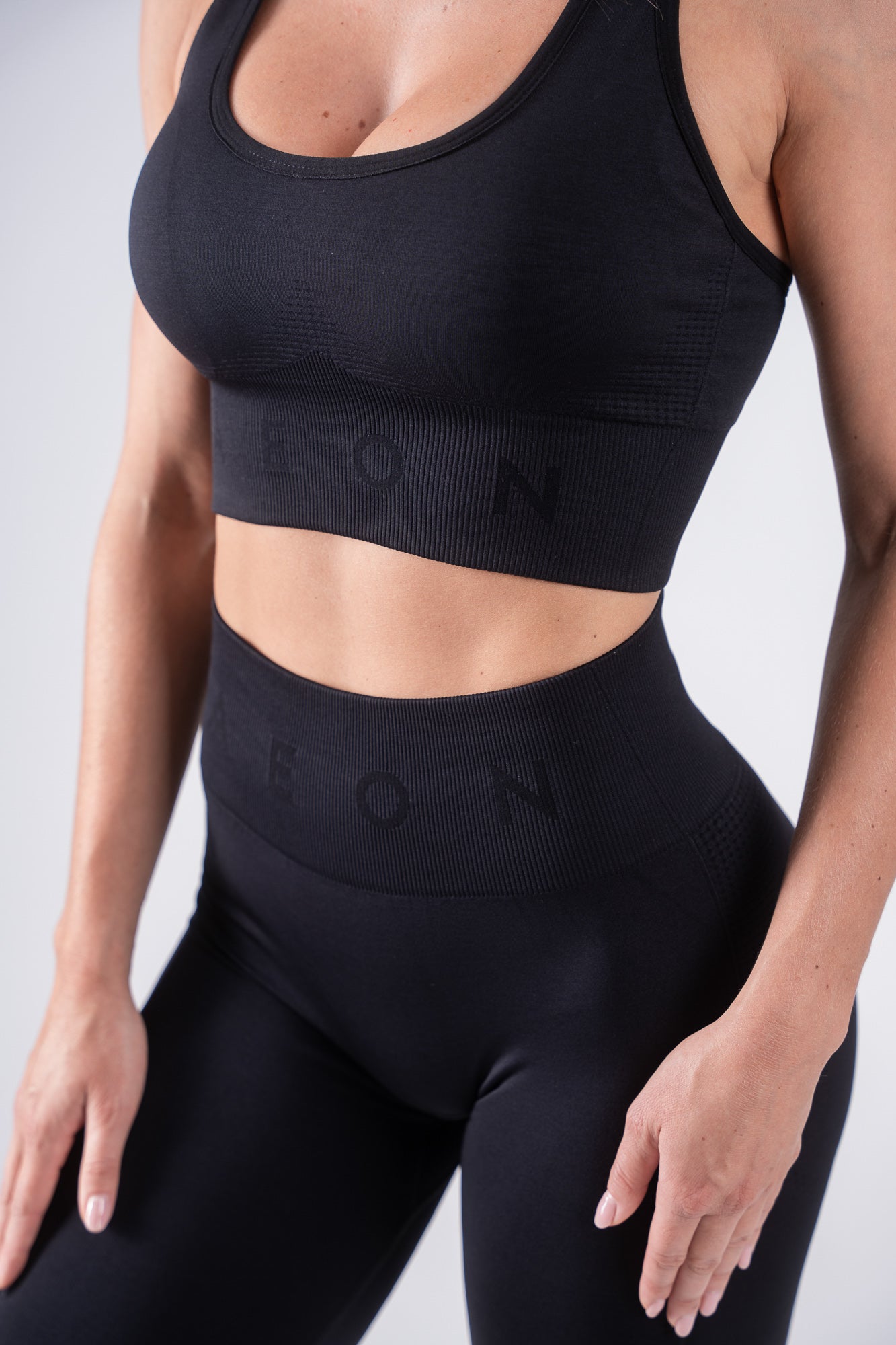 ELEVATE SEAMLESS LEGGINGS - Aeon Athletics