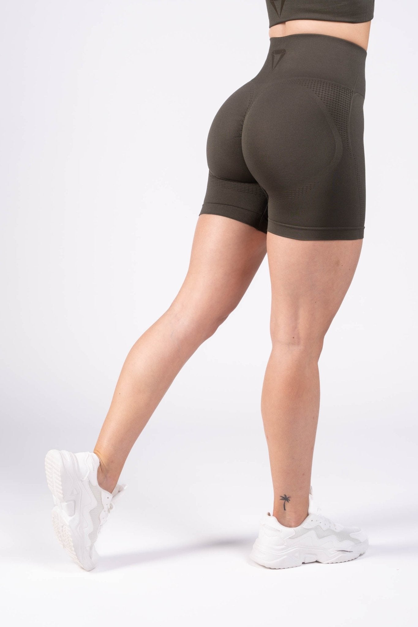 ELEVATE SEAMLESS SHORTS - Aeon Athletics
