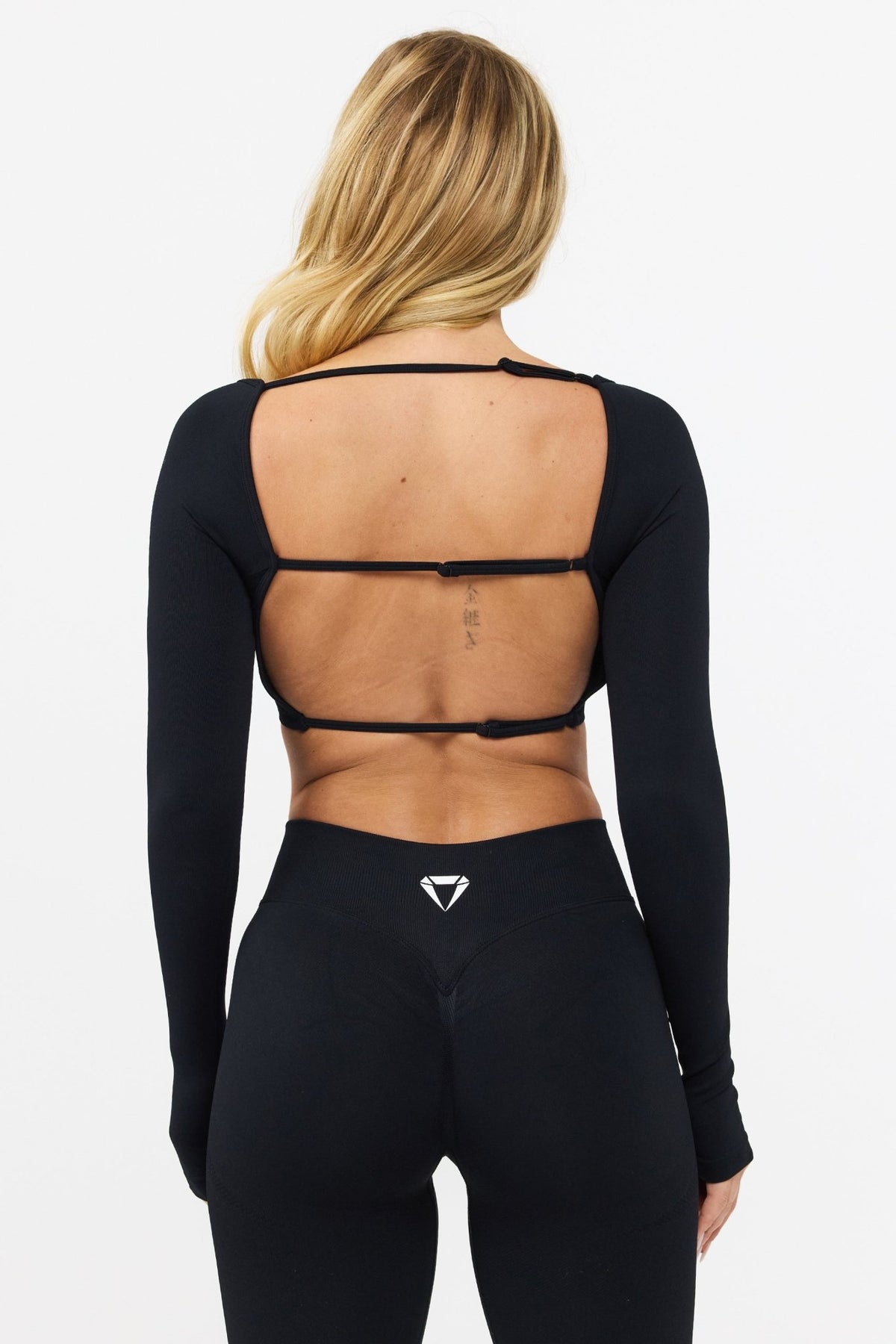 MOTION LONG SLEEVE CROP TOP V2 - Aeon Athletics